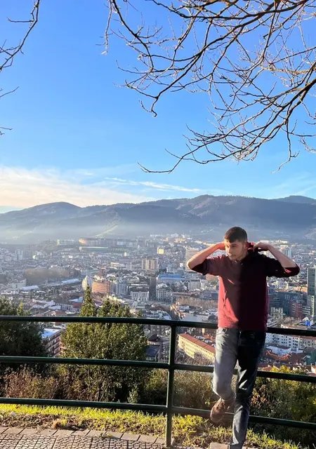 Alejandro de Orihuela, busco en el sitio relación sin ataduras