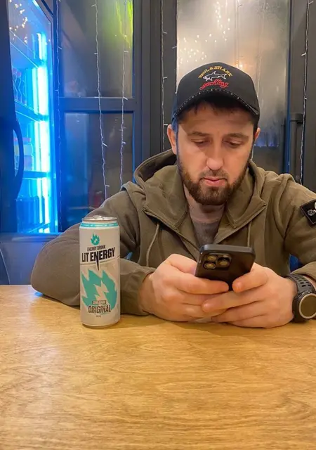 I'm Ilyaz, 33 from London, seeking connections for no strings attached