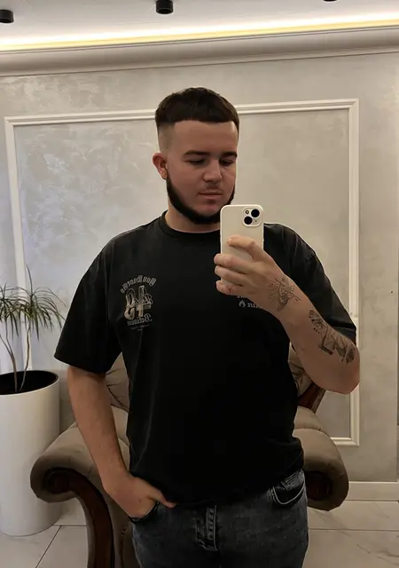 Я Олександр, 19, знакомлюсь без обязательств в Черновцах