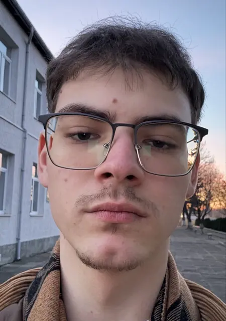 Тарас из Стрыя, мне 19, познакомлюсь для вирта