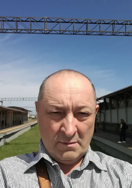 Yevgeny de Valencia, busco en el sitio hacer nuevos amigos