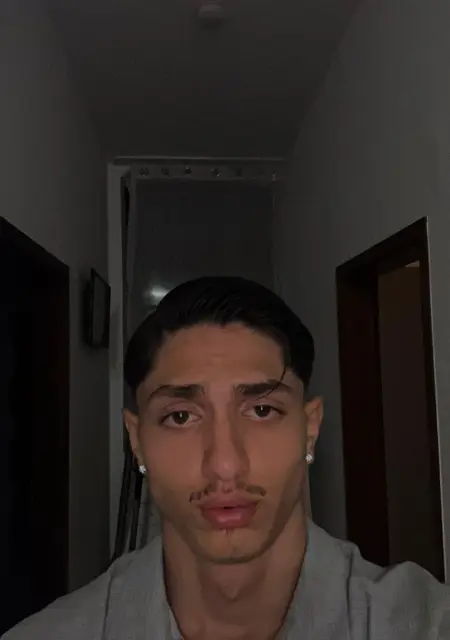 Saso из Ахерн, мне 20, познакомлюсь для общения