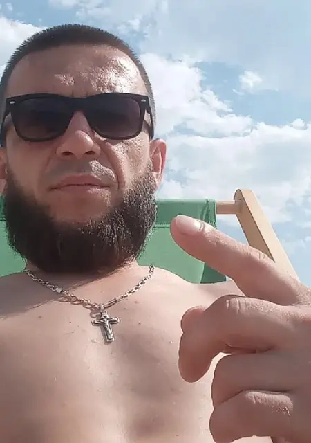 Веталь з Мерефа, шукаю на сайті знайомства на одну ніч