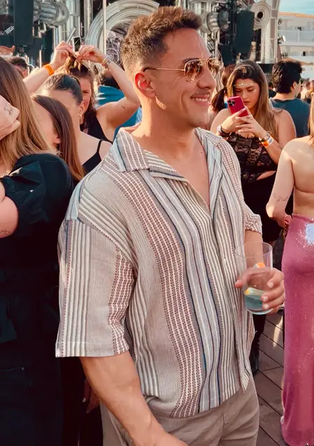 Soy Luca, 37 años de Zaragoza, busco conocer gente para lío de una noche