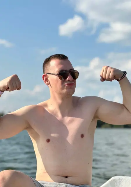 Я Владислав, 23 років з Харкова, шукаю знайомства без зобов'язань