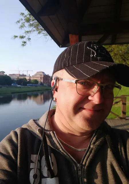 Alexey з Ужгорода, шукаю на сайті знайомства без зобов'язань