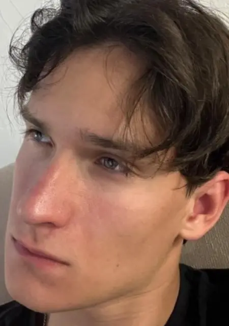 Артем из Лос-анджелеса, мне 20, познакомлюсь для приятного времяпровождения