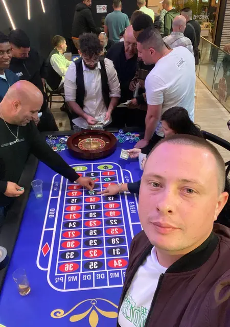 Eduard из Тель-авива, ищу на сайте открытые отношения