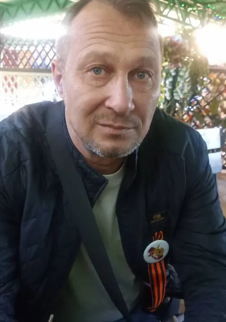 Я Дмитрий, 49, из Луганска, ищу знакомство для постоянных отношений