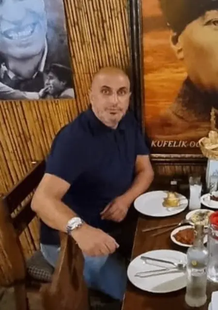 Hakan из Измира, ищу на сайте общение