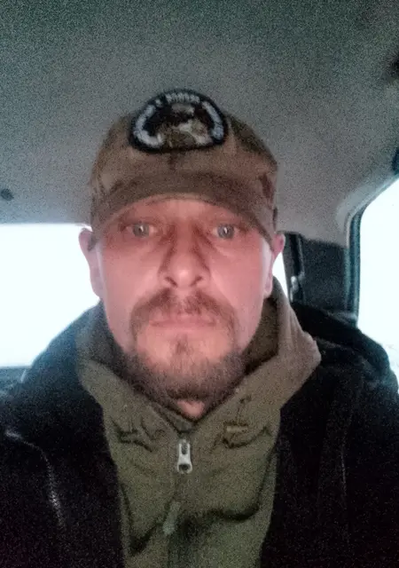 Я Николай, 41, из Енакиева, ищу знакомство для открытые отношения