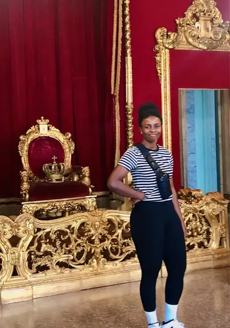 Emma из Генуи, ищу на сайте дружбу