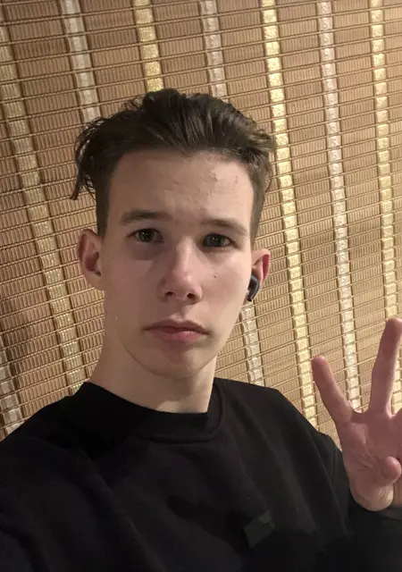 Я Arkadii, 20, из Ужгорода, ищу знакомство для постоянных отношений