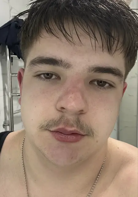 Я Артем, 18, знакомлюсь на одну ночь в Хельсинки