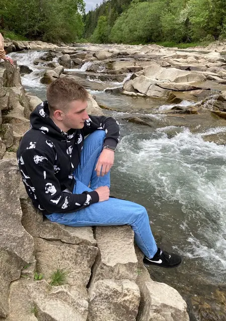 Я Валерій, 24, знакомлюсь на одну ночь в Ивано-Франковске