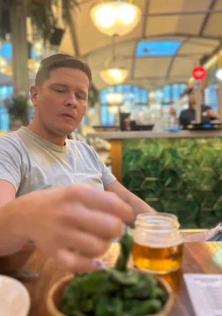 Diego de Terrassa, tengo 33 años, listo para conocer para conversación virtual