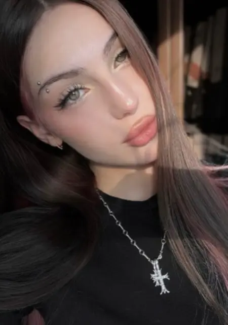 Я Елизавета, 22, из Франкфурта-на-майне, ищу знакомство для открытые отношения