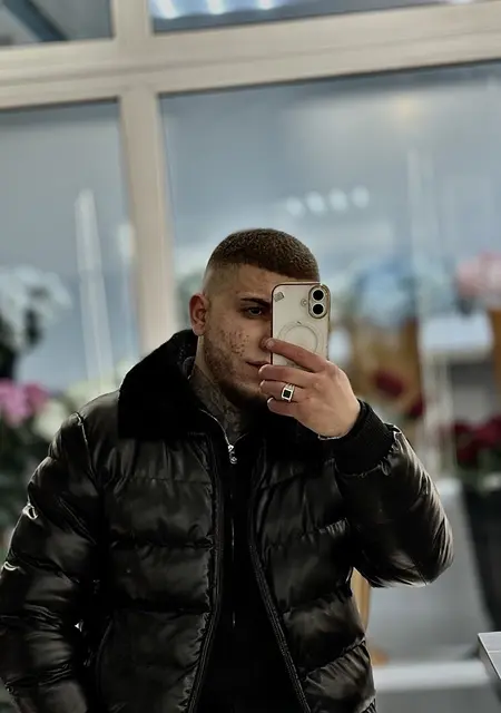 Денис из Луганска, мне 23, познакомлюсь для вирта