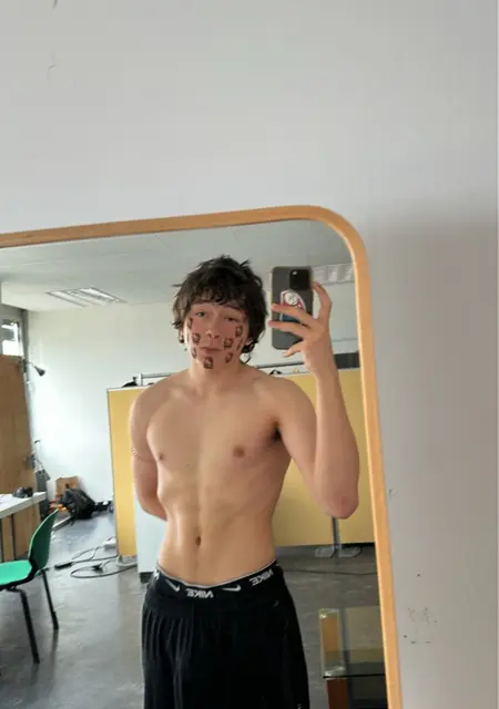 Ivan из Мюнхена, мне 21, познакомлюсь на одну ночь