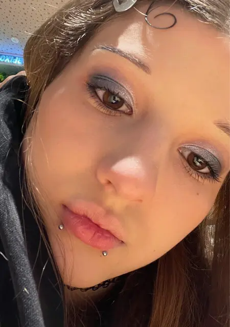 Я Лика, 18, из Вашингтона, ищу знакомства без обязательств