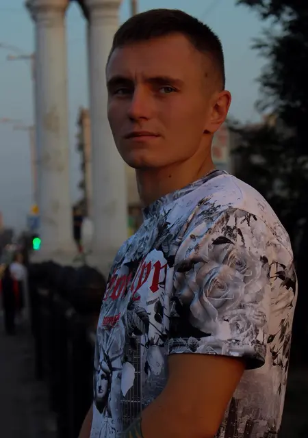 Дмитрий из Запорожья, мне 27, познакомлюсь для приятного времяпровождения