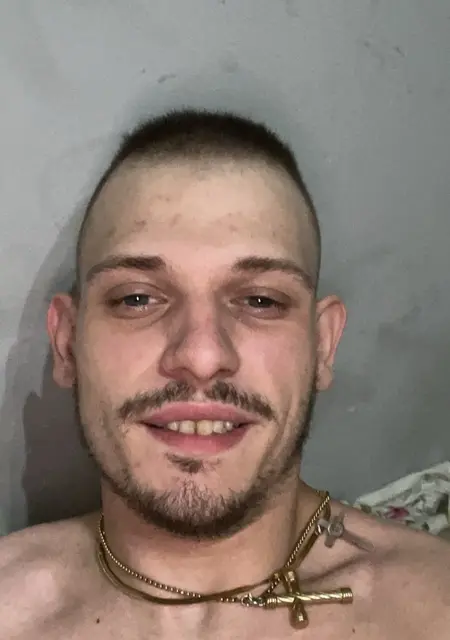 Я Pasquale Fermando, 23, из Рима, ищу знакомство для открытые отношения