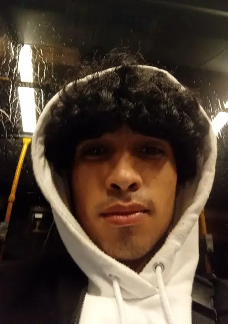 Я Xikpi, 24, из Изюма, ищу знакомства на одну ночь