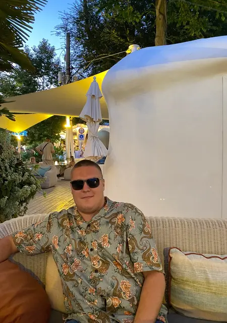 Стас з Мелітополя, мені 22 років, познайомлюсь без зобов'язань