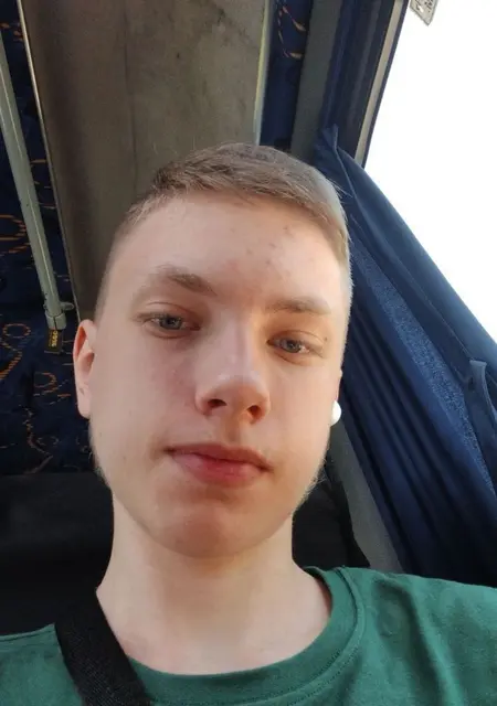 Я Женя, 18, из Речицы, ищу знакомства на одну ночь