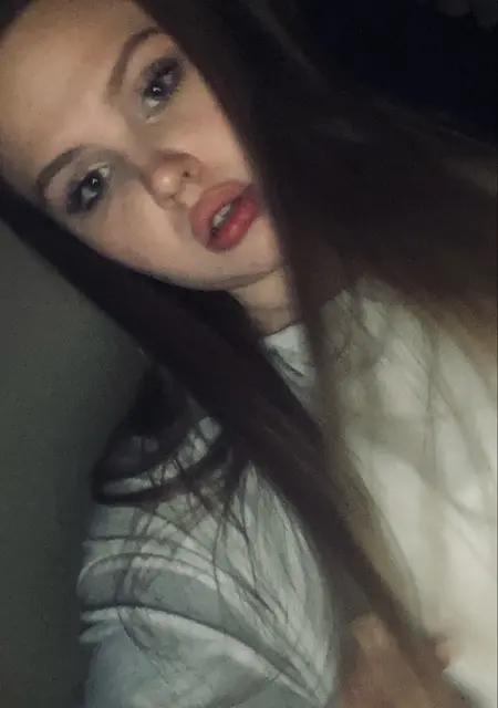 Я Мелисса, 18, знакомлюсь для открытые отношения в Нейс