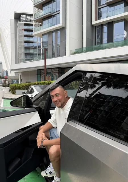 Александр из Дубая, мне 38, познакомлюсь без обязательств