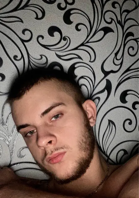 Павел з Амвросіївки, мені 23 років, познайомлюсь для спілкування