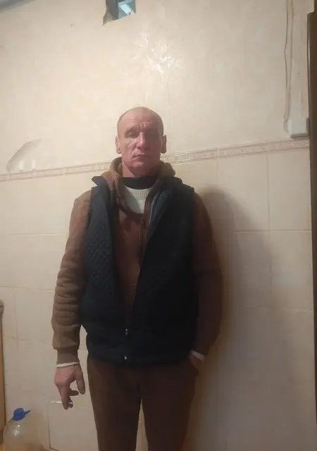 Леха из Енакиева, мне 46, познакомлюсь на одну ночь