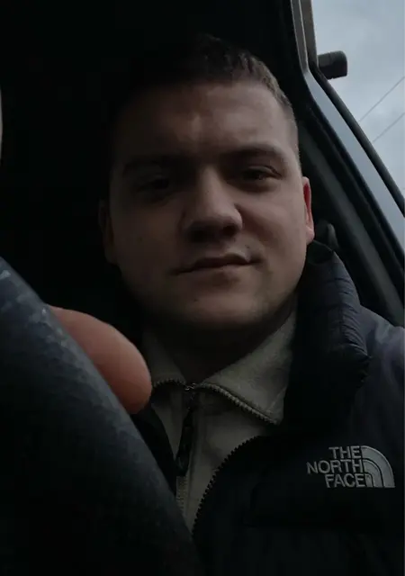 Я Dima, 25 років, знайомлюсь для відкриті стосунки у Ізюм