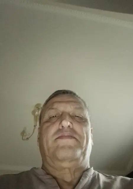 Валерий из Херсона, ищу на сайте знакомства без обязательств