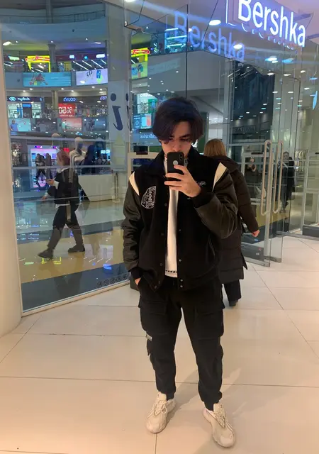 Я Gagik, 22, из Тбилиси, ищу знакомства без обязательств