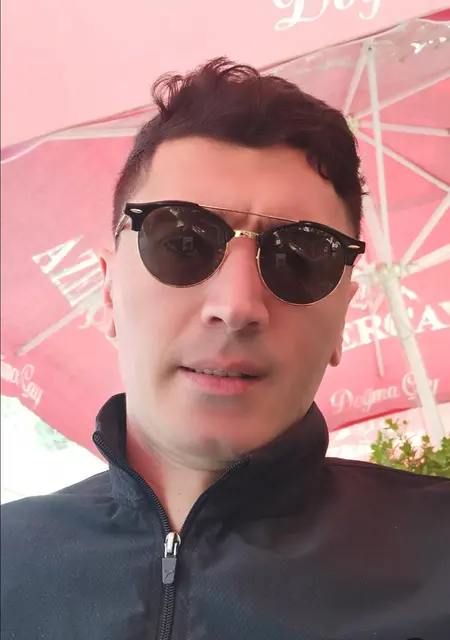 Турал из Франкфурта-на-майне, мне 40, познакомлюсь на одну ночь