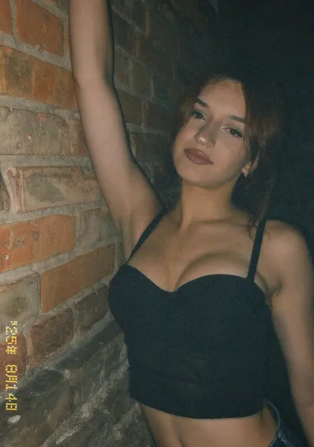 Дарина из Чернигова, мне 20, познакомлюсь для открытые отношения