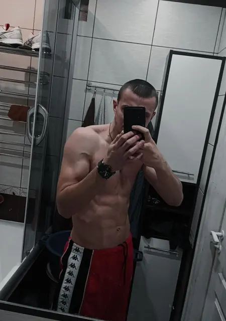 Danya из Гродно, ищу на сайте знакомства на одну ночь