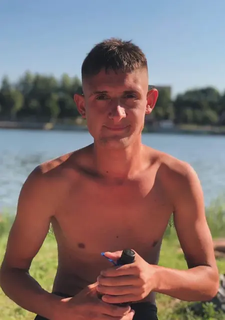 Я Вася, 23 років з Чернівців, шукаю знайомство для постійних стосунків