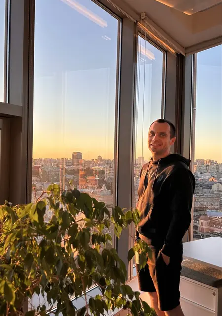 Я Dima, 34 років з Коростеня, шукаю знайомства без зобов'язань
