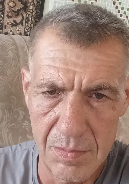 Игорь з Києва, шукаю на сайті знайомства без зобов'язань