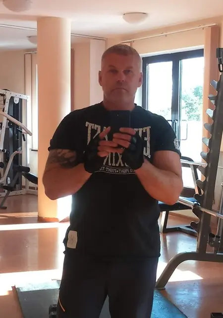 Ivan Semenoff из Минска, мне 48, познакомлюсь для вирта