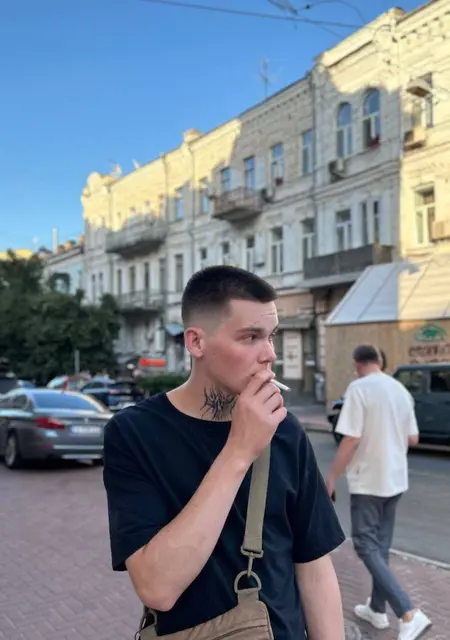 Я Макс, 19, знакомлюсь без обязательств в Харькове