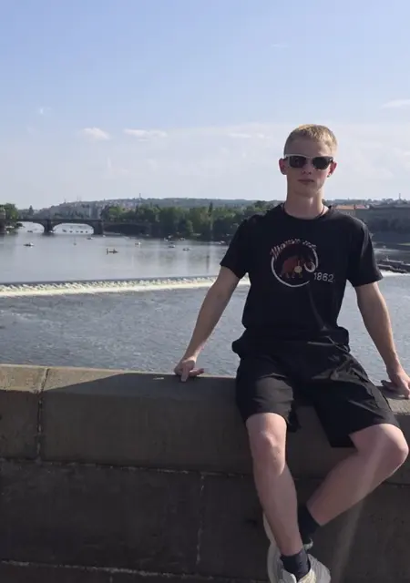 Владислав из Новограда-Волынского, ищу на сайте вирта