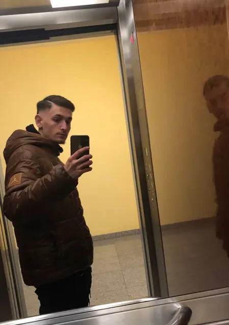 Soy Oriol, 22 años, conociéndome para lío de una noche en Bilbao