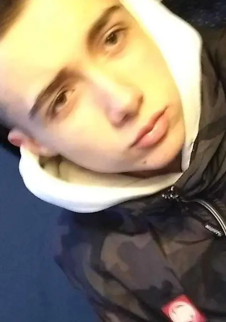 Patryk из Домброва-Гурнича, мне 20, познакомлюсь для дружбы