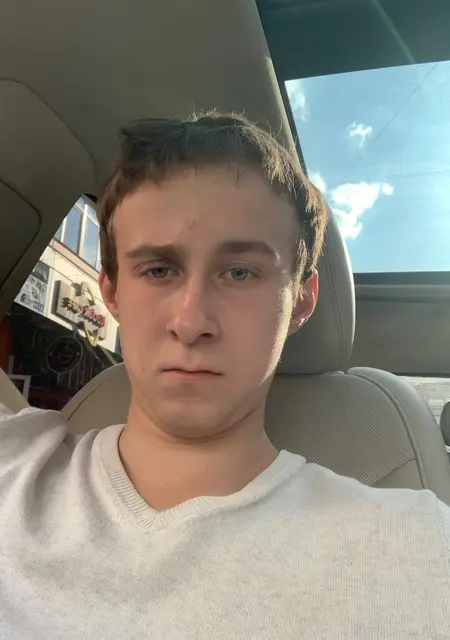 Я Богдан, 21 років, знайомлюсь без зобов'язань у Хмельницькому