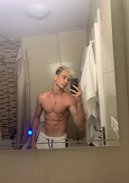 Ale de Barcelona, tengo 20 años, listo para conocer para relación abierta