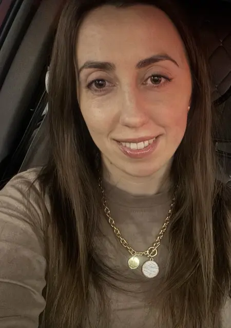 Я Vivien, 35, из Минска, ищу знакомство для совместных путешествий